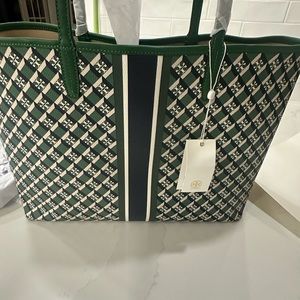 NWT Tory Burch Geo Logo Tote,  Classic Navy and Kelly Green